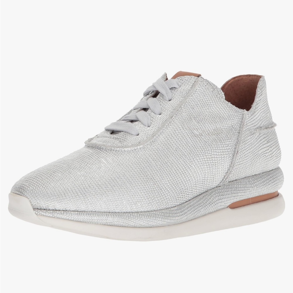 Gentle Souls by Kenneth Cole Women's Raina Lace-up Fashion Jogger Sneaker